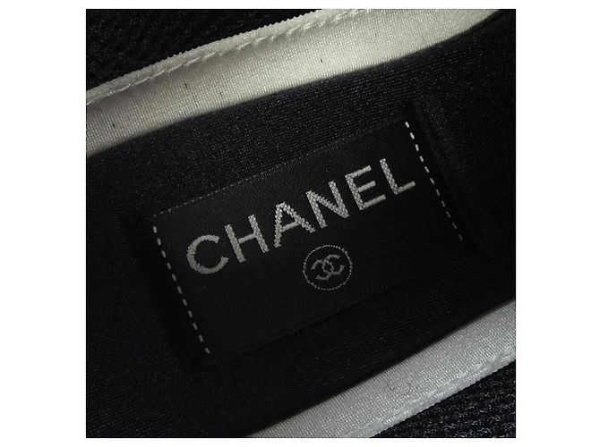 Timeless Chanel Sneaker aus Lammfell Beige - Ansicht 6