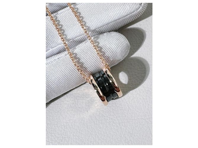 Bulgari Collana Bvlgari B.zero1 in ceramica nera e oro rosa 18k D'oro - vista 4