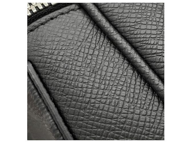 Louis Vuitton Monogram Eclipse Taiga Bumbag Nero Monogramma - vista 7