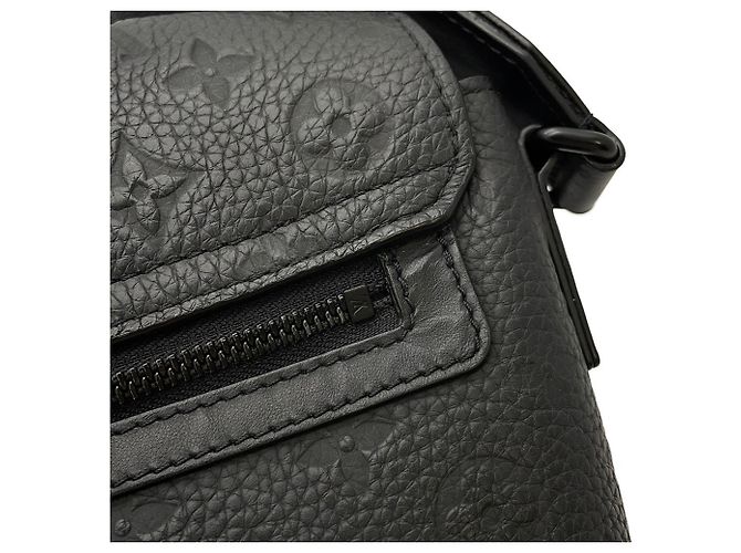 Borsa a tracolla Louis Vuitton Monogram Taurillon S Cape Nero - vista 14