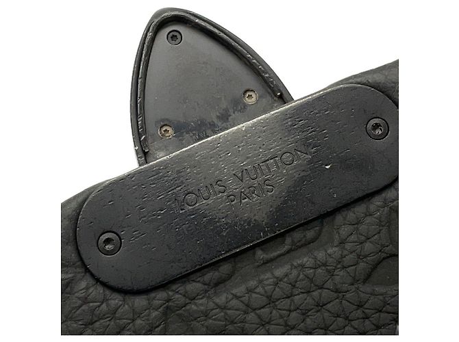 Borsa a tracolla Louis Vuitton Monogram Taurillon S Cape Nero - vista 8