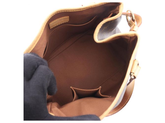 Louis Vuitton Batignolles Handbag Brown - view 3