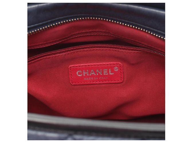 Borsa a tracolla Hobo Chanel Gabrielle de Large Nero Blu navy - vista 4
