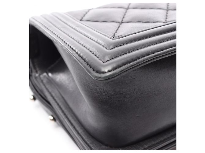 Borsa a tracolla Boy di Chanel in agnello nero - vista 13