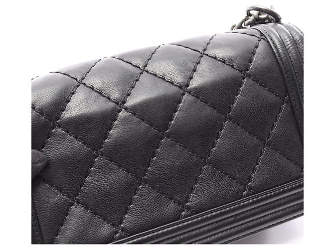 Borsa a tracolla Boy di Chanel in agnello nero - vista 14