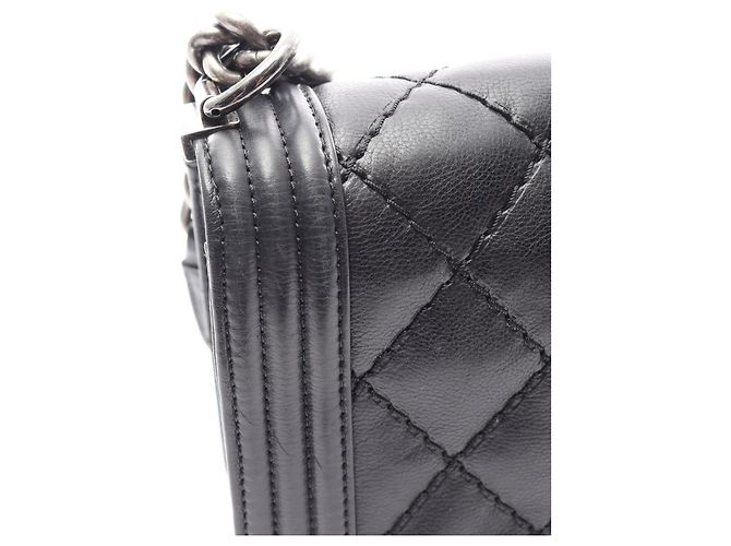 Borsa a tracolla Boy di Chanel in agnello nero - vista 15