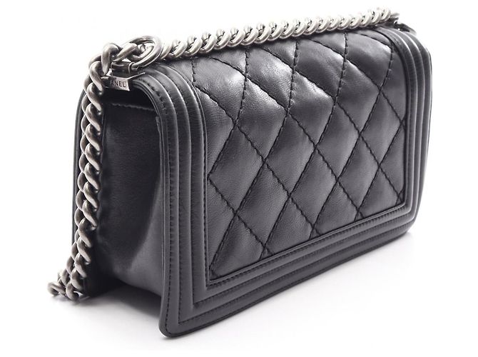 Borsa a tracolla Boy di Chanel in agnello nero - vista 2