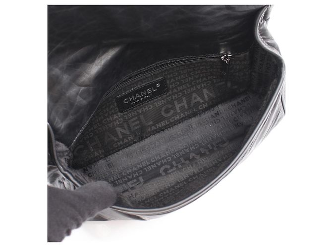 Timeless Borsa a tracolla Chanel Matelassé con logo Coco in rilievo Nero - vista 3