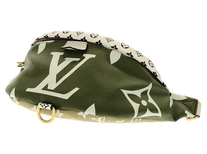 Bumbag Poche Monogram Giant Louis Vuitton Verde Cachi - vista 3
