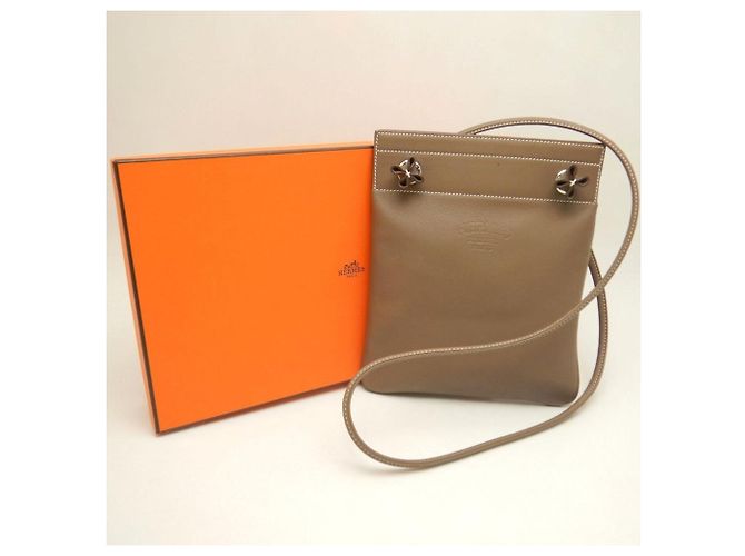 Hermès Hermes Aline Mini Schultertasche Taupe - Ansicht 3