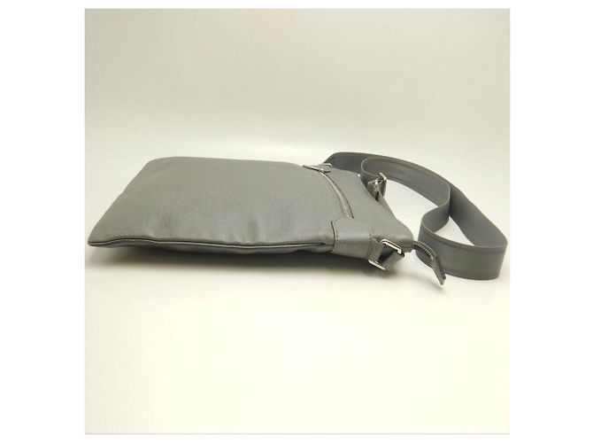Borsa a Spalla Louis Vuitton Taiga Sasha - vista 6