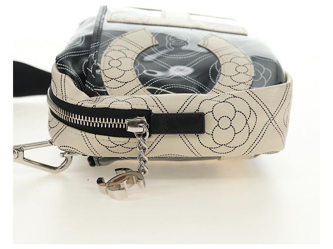 CHANEL Camelia Shoulder Bag Beschichtetes Canvas Weiß Schwarz CC Auth 182034SAV - Ansicht 4