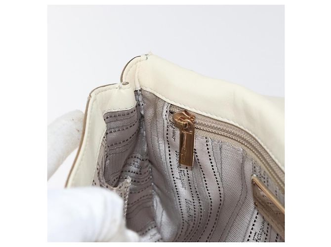 Borsa a Spalla Salvatore Ferragamo Gancini in Pelle Bianco Oro Auth BA13137 D'oro - vista 20