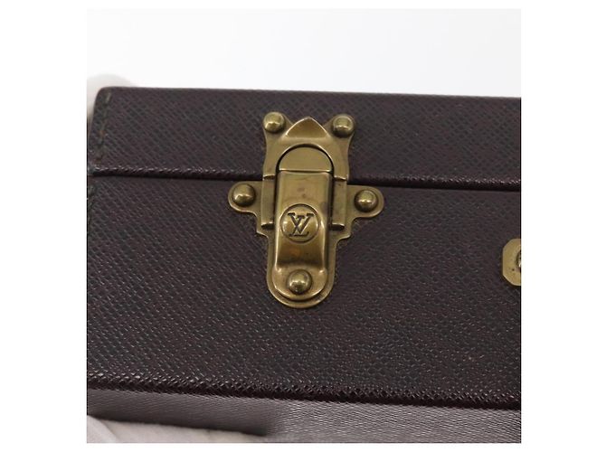 LOUIS VUITTON Taiga President Briefcase Acajou M30006 LV Auth 181846 Marrone - vista 15