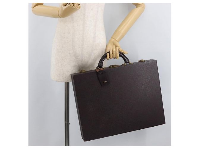 LOUIS VUITTON Taiga President Briefcase Acajou M30006 LV Auth 181846 Marrone - vista 27