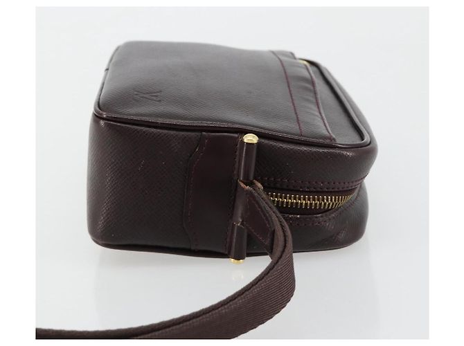LOUIS VUITTON Taiga Karga Clutch Bag Acajou M30816 LV Auth ka4500 Marrone - vista 4