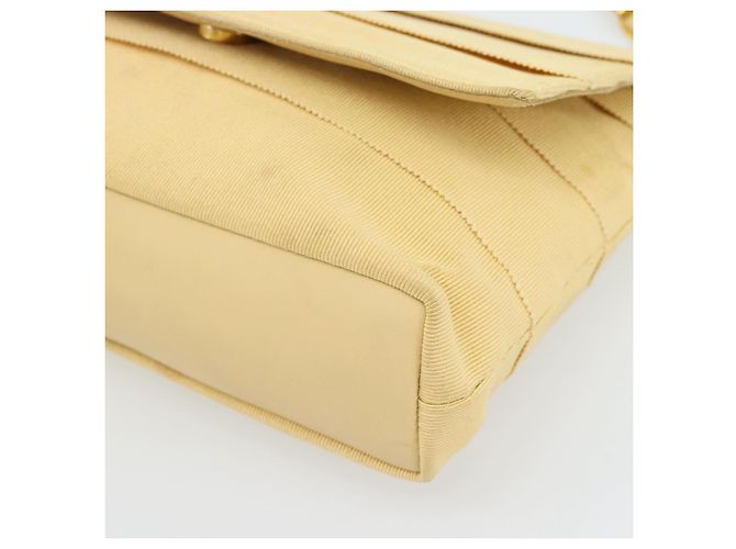Borsa a tracolla con catena Salvatore Ferragamo in tela e pelle beige oro Auth ka4517A - vista 10