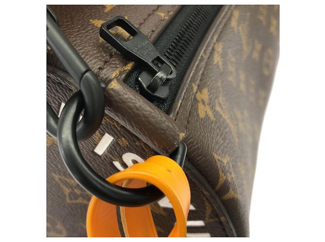 Borsa a tracolla Louis Vuitton Monogram Macassar Soft Polochon Marrone D'oro - vista 6