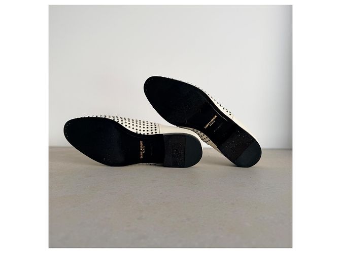 Saint Laurent Scarpe Oxford in pelle bianca con borchie Bianco - vista 3