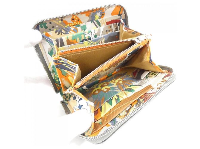 Silk In Hermès Hermes EN LIBERTE Cartera compacta de seda Castaño Naranja - vista 7