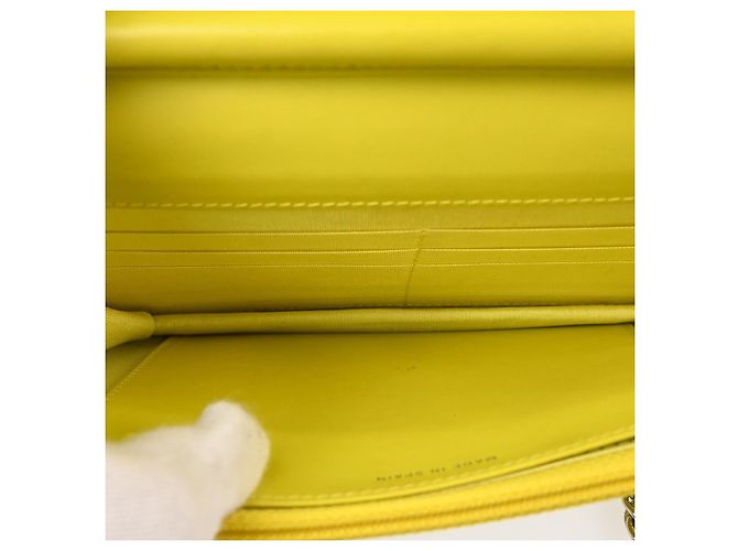 Wallet On Chain Portafoglio con catena Chanel Caviar Giallo - vista 5