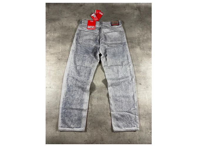 Diesel Vaqueros 2010 5 Pocket Corte Loose Fit Pierna Recta Gris - vista 3