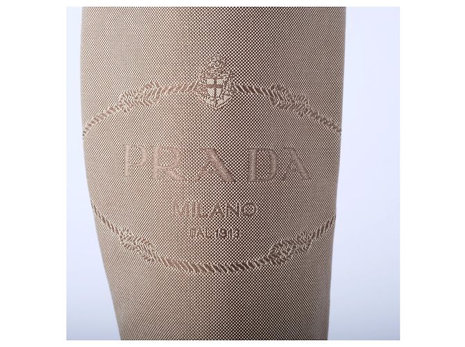 Prada Reitstiefel aus beigem Canvas und Kamelleder mit Logo - Ansicht 5