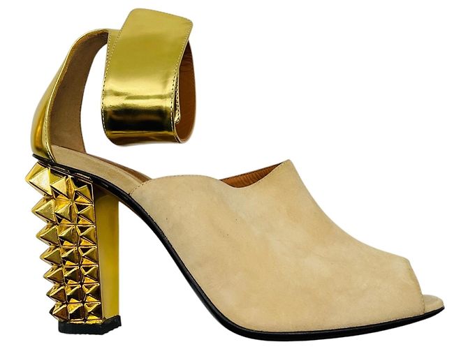 Sandali con tacco block in scamosciato e pelle con borchie beige / oro Fendi - vista 2