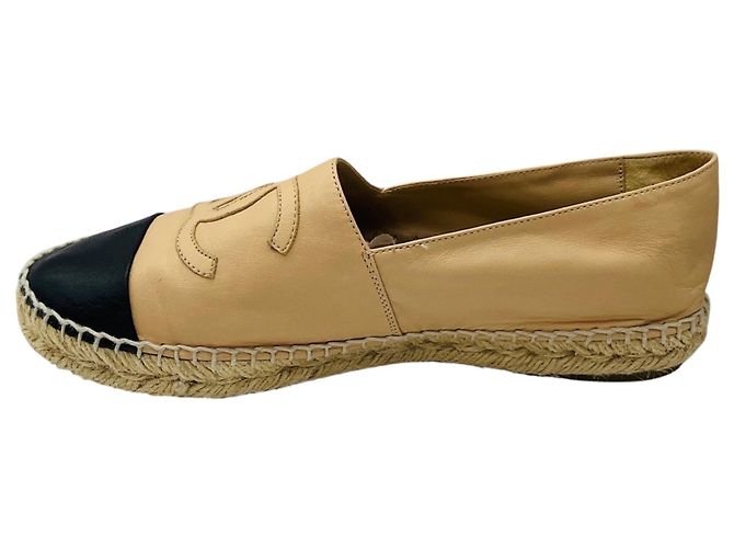 Espadrilles Chanel Beige / Black Cap Toe CC Logo Leather - vista 3