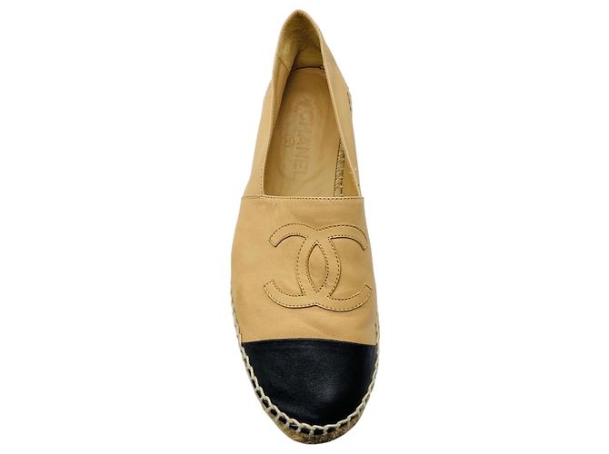Espadrilles Chanel Beige / Black Cap Toe CC Logo Leather - vista 4