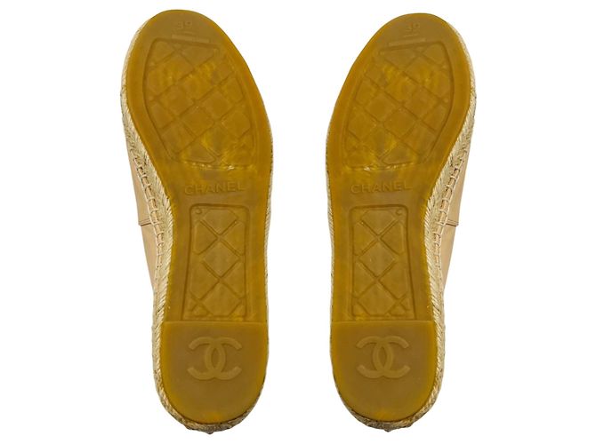 Espadrilles Chanel Beige / Black Cap Toe CC Logo Leather - vista 6