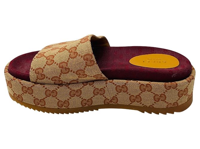 Sandali Slide Gucci Monogramma GG Beige / Rosso Mattone - vista 3