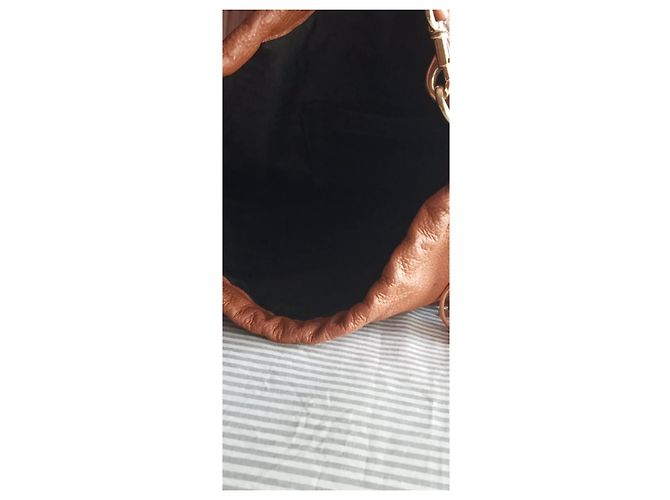 Rebecca Minkoff Borsa a secchiello in pelle marrone con frange - vista 7