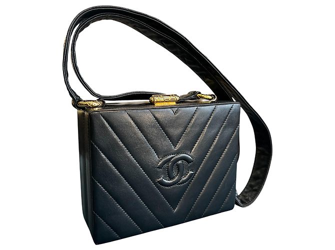 Borsa a tracolla Chanel CC Quilted Chevron Lambskin Box 1991 - vista 2
