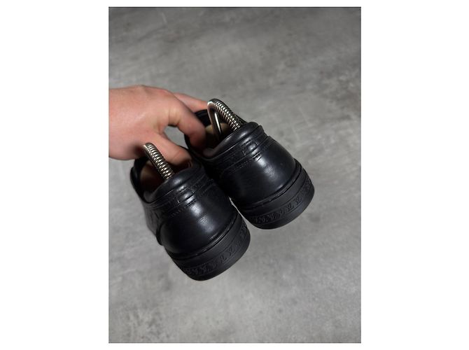 Sneaker Louis Vuitton in pelle nera Monogram Nero - vista 5
