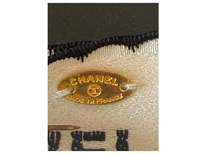 Broche Ruban en Soie Blanche Chanel - vue 4