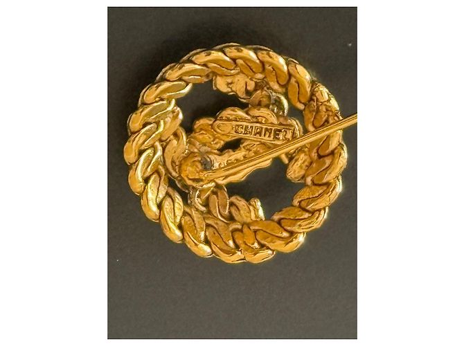 Spilla Chanel CC intrecciata dorata D'oro - vista 4