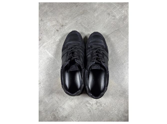 Sneakers Louis Vuitton Run Away in Pelle e Camoscio Nero e Oro D'oro - vista 8