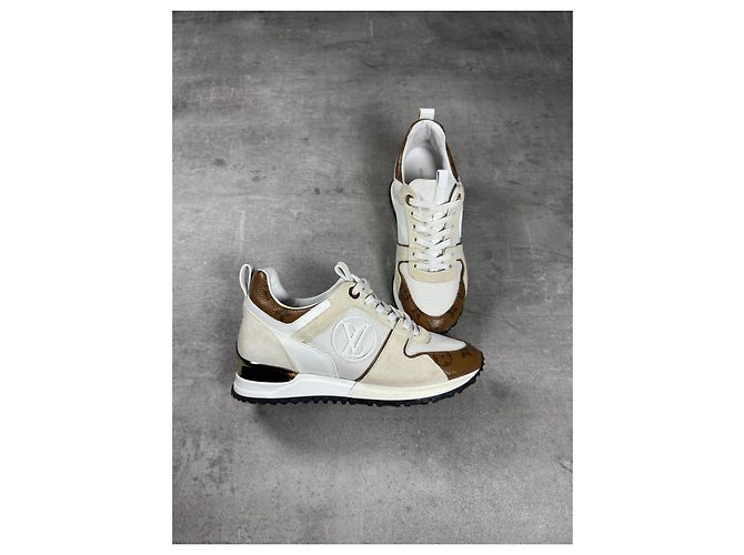 Louis Vuitton Run Away Sneakers Donna Marrone Bianco Beige D'oro - vista 3
