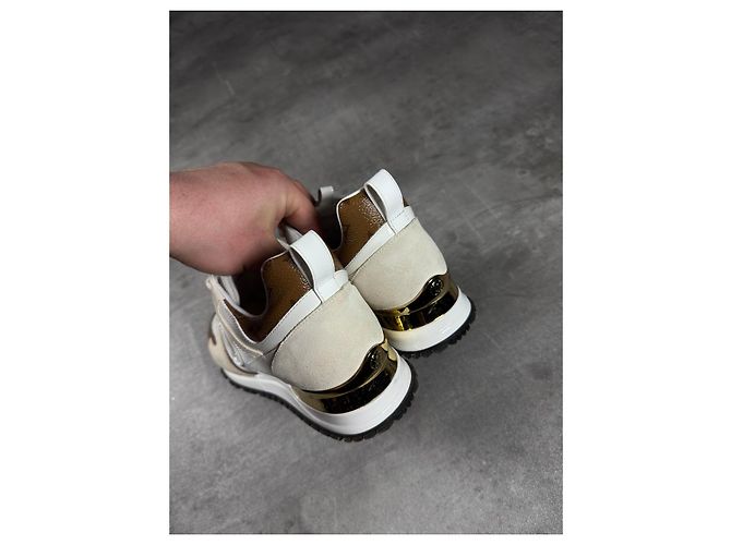 Louis Vuitton Run Away Sneakers Donna Marrone Bianco Beige D'oro - vista 5
