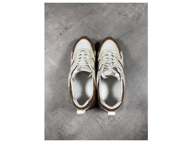 Louis Vuitton Run Away Sneakers Donna Marrone Bianco Beige D'oro - vista 8