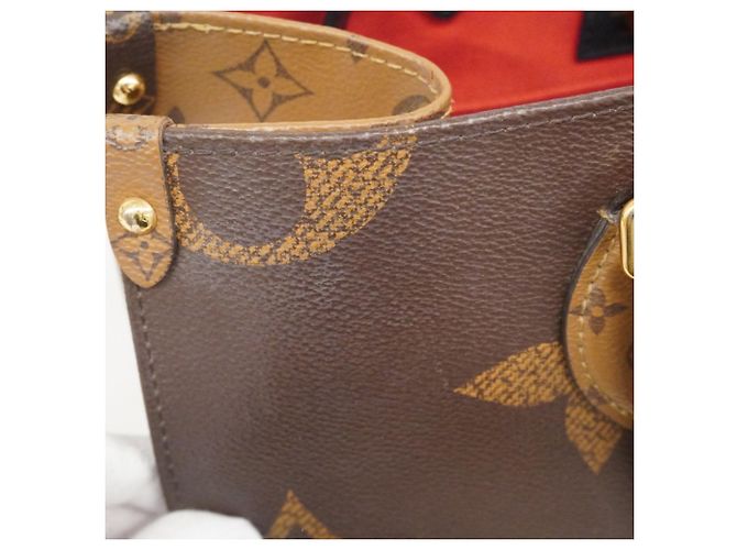 Borsa Tote Louis Vuitton Monogram Giant Reverse OnTheGo MM Marrone - vista 10
