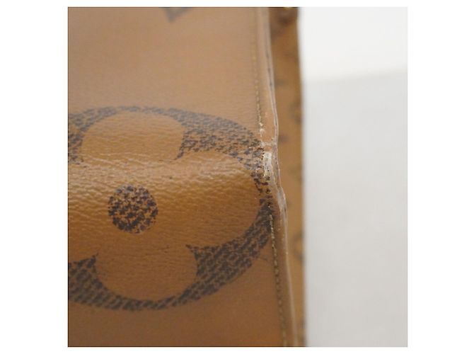 Borsa Tote Louis Vuitton Monogram Giant Reverse OnTheGo MM Marrone - vista 6