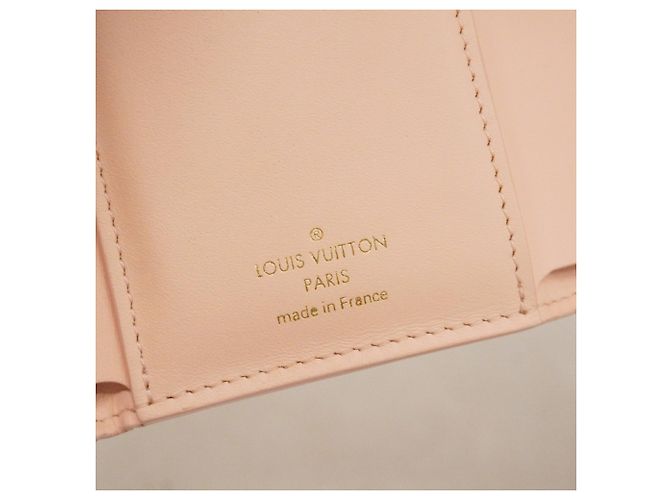Capucines Louis Vuitton Tri-fold Wallet Pink - Ansicht 4