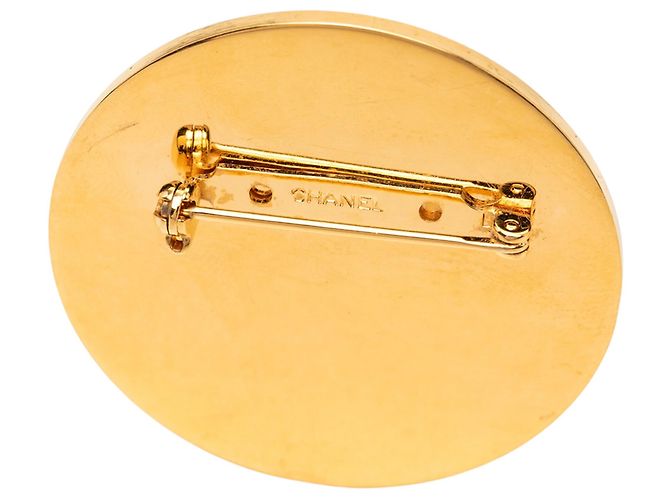 Spilla rotonda Chanel Red CC placcata oro e smalto Rosso - vista 3