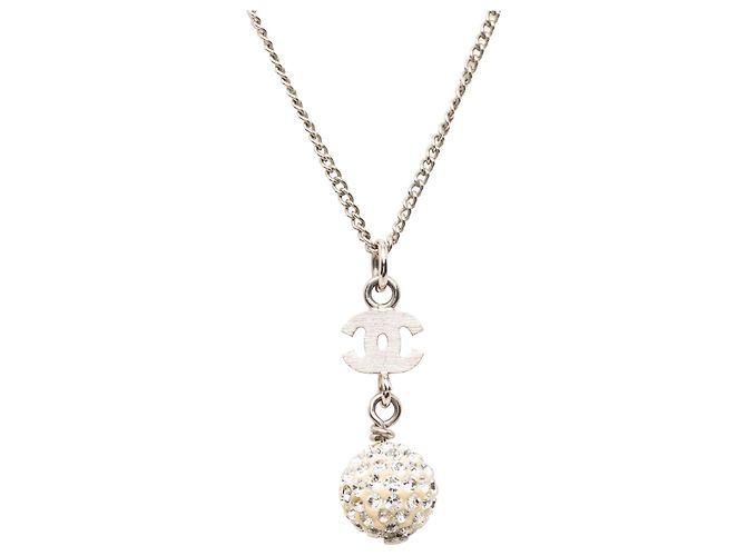 Collana Chanel con pendente a sfera in ottone e strass CC argento - vista 3
