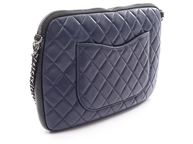 Borsa a tracolla Chanel Girl Nero Blu navy - vista 2