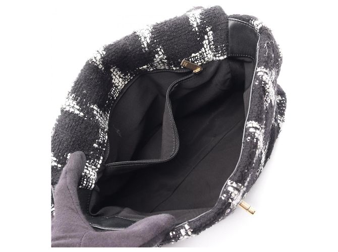 Borsa a mano/Borsa a tracolla Chanel 19 Dixneuf Matelassé Nero Bianco - vista 3
