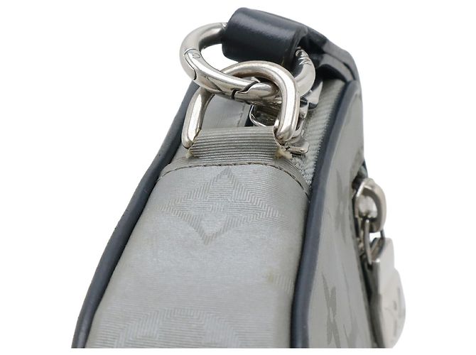 Clutch Louis Vuitton Monogram Satellite Alpha Argento Blu navy Monogramma - vista 6