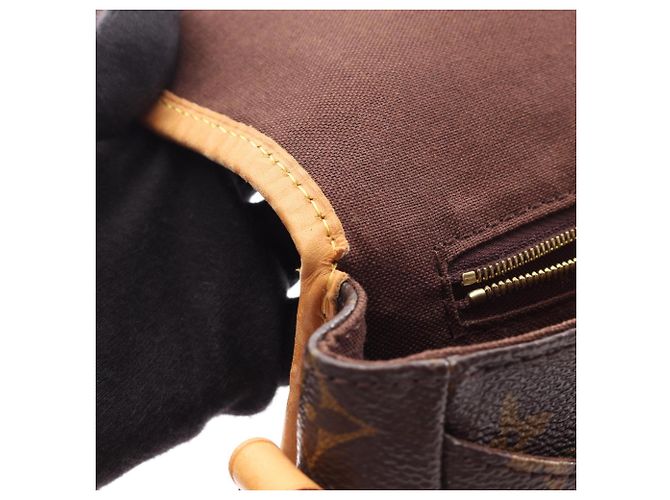 Borsa a Spalla Louis Vuitton Menilmontant MM Marrone - vista 8